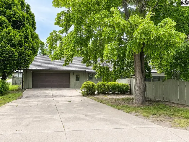 Photo of 543 Terrace Dr, Pratt, KS