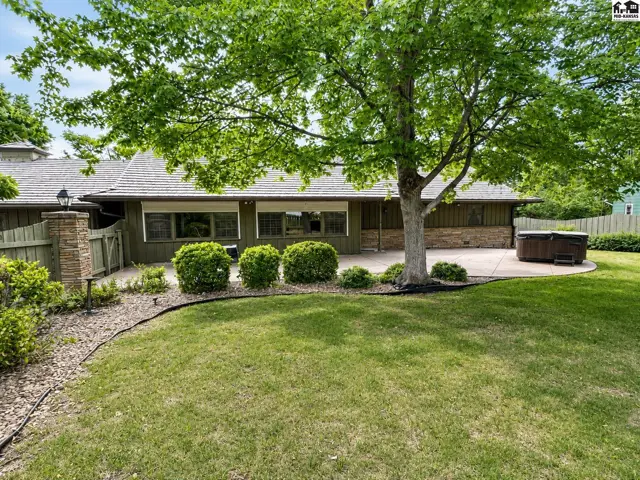 Photo of 543 Terrace Dr, Pratt, KS