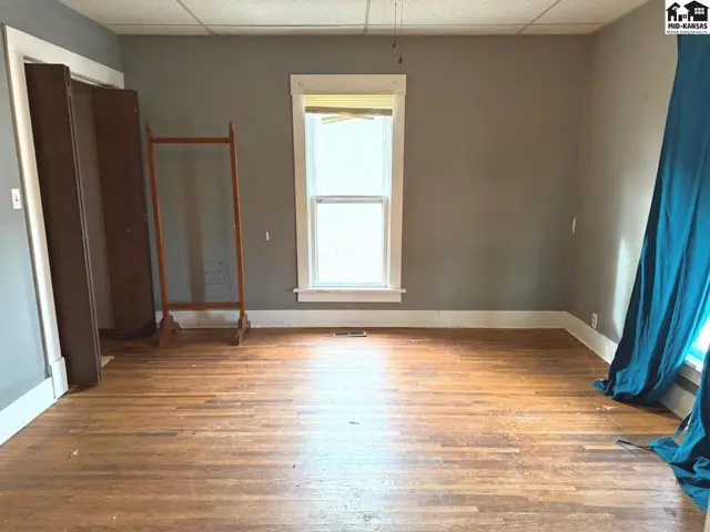Photo of 317 W 4th St, Larned, KS