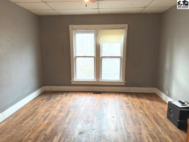 Photo of 317 W 4th St, Larned, KS