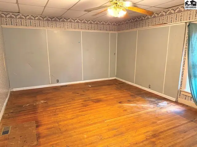 Photo of 317 W 4th St, Larned, KS