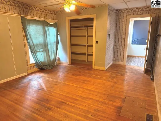 Photo of 317 W 4th St, Larned, KS