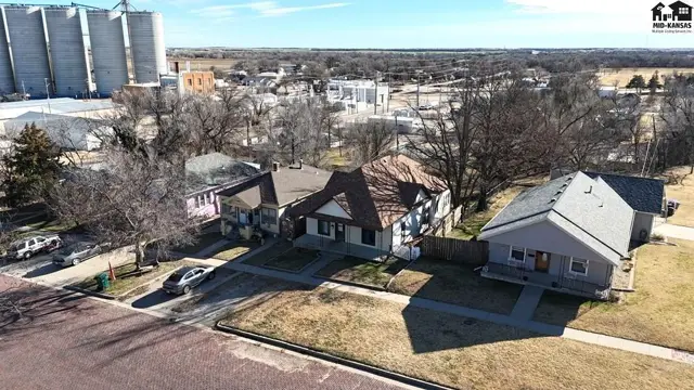 Photo of 317 W 4th St, Larned, KS