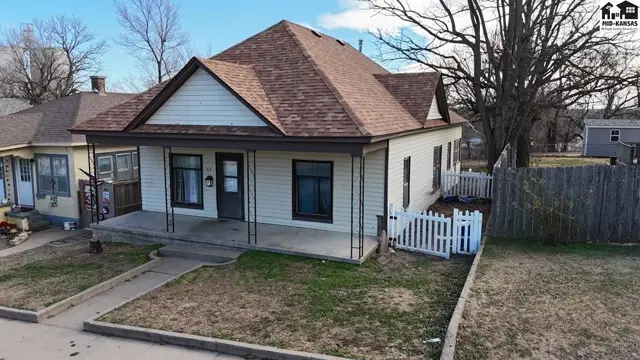 Photo of 317 W 4th St, Larned, KS
