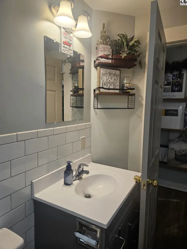 Photo of 806 N Wheeler St, McPherson, KS