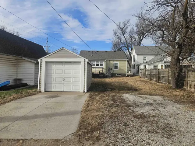 Photo of 806 N Wheeler St, McPherson, KS