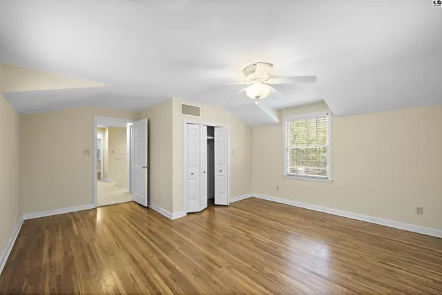 Photo of 400 Hyde Park Dr, Hutchinson, KS