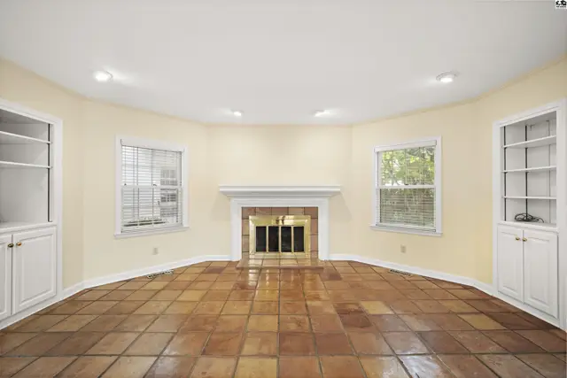 Photo of 400 Hyde Park Dr, Hutchinson, KS
