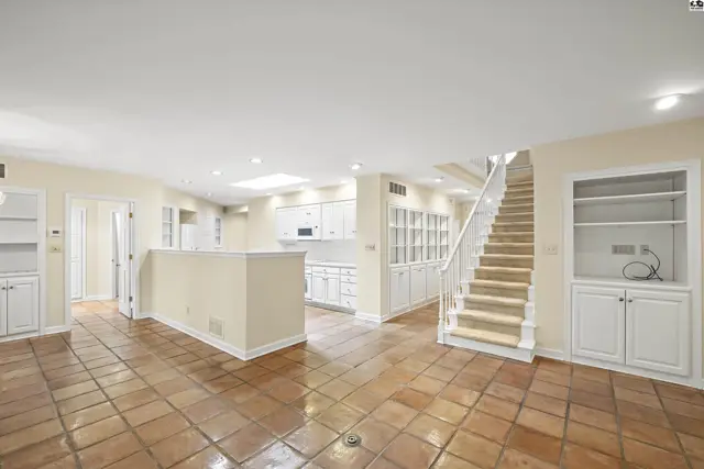 Photo of 400 Hyde Park Dr, Hutchinson, KS