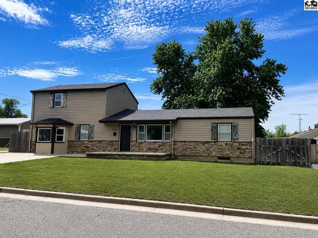 Photo of 605 Green St, Pratt, KS