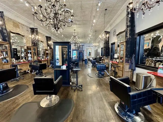 Photo of 16 S Main St, Hutchinson, KS