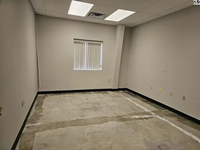 Photo of 2611 E 17th Ave, Hutchinson, KS
