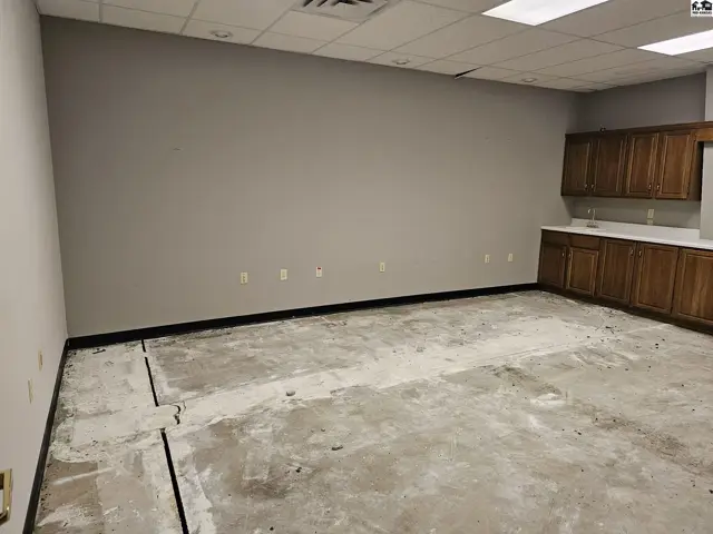 Photo of 2611 E 17th Ave, Hutchinson, KS