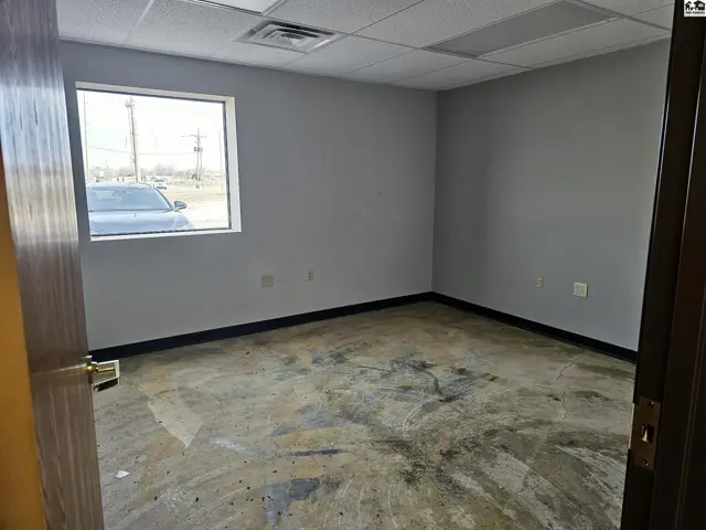 Photo of 2611 E 17th Ave, Hutchinson, KS