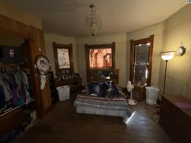 Photo of 304 E 1st Ave, Hutchinson, KS