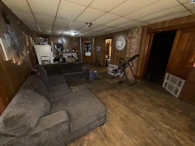 Photo of 304 E 1st Ave, Hutchinson, KS