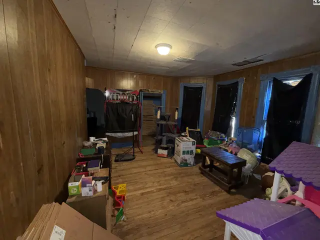 Photo of 304 E 1st Ave, Hutchinson, KS