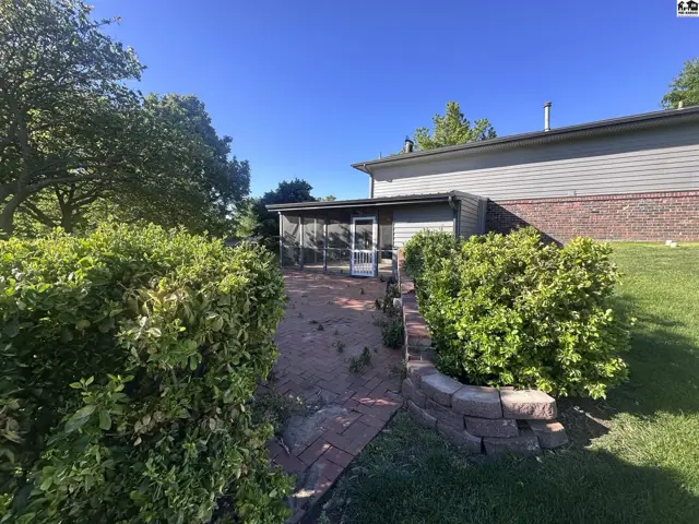 Photo of 414 Saratoga Ct, Pratt, KS