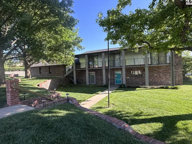 Photo of 414 Saratoga Ct, Pratt, KS