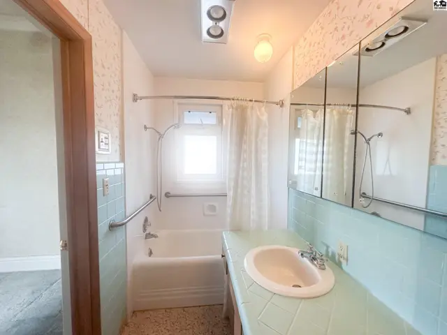 Photo of 203 N Main St, Pratt, KS