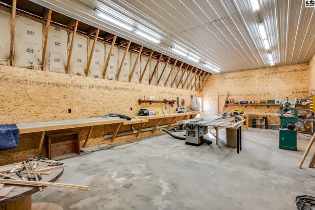 Photo of 2405 E Wasp Rd, Hutchinson, KS