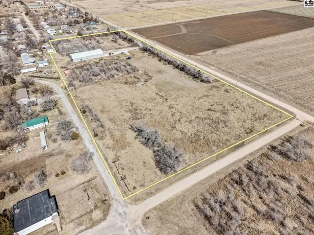 Photo of 2405 E Wasp Rd, Hutchinson, KS