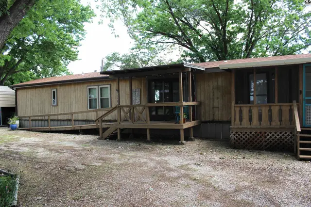 Photo of 2154 Schlotthauer Dr, Marion, KS