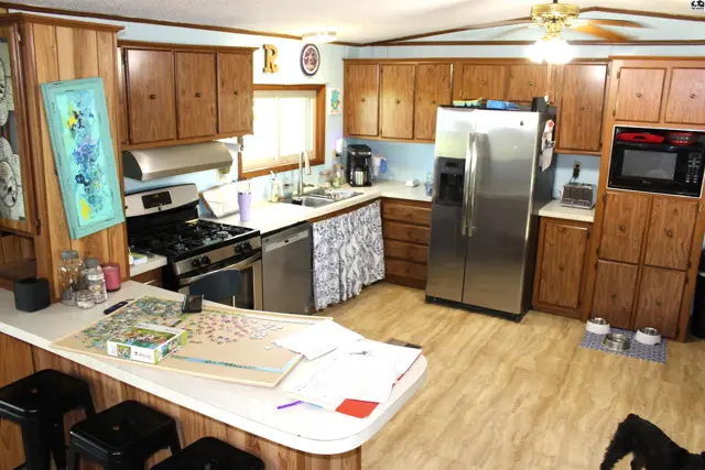Photo of 2154 Schlotthauer Dr, Marion, KS