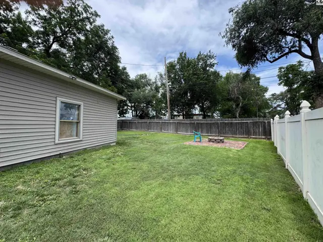 Photo of 1018 W 3rd St, Pratt, KS