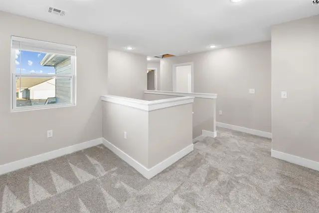 Photo of 2722 Amelia Ln, Salina, KS