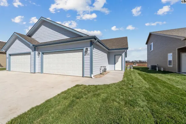 Photo of 2743 Amelia Ln, Salina, KS