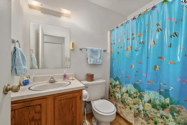 Photo of 1705 E 24th Ave, Hutchinson, KS