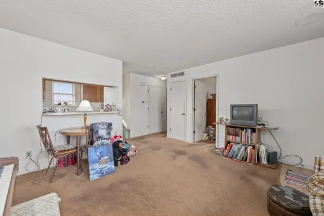 Photo of 1701 E 24th Ave, Hutchinson, KS