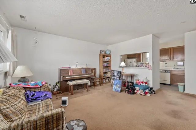 Photo of 1701 E 24th Ave, Hutchinson, KS