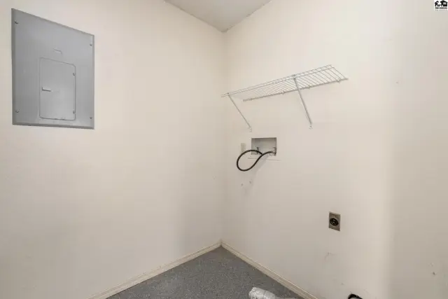 Photo of 1704 E 24th Ave, Hutchinson, KS