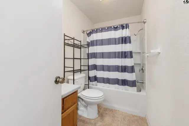 Photo of 1704 E 24th Ave, Hutchinson, KS