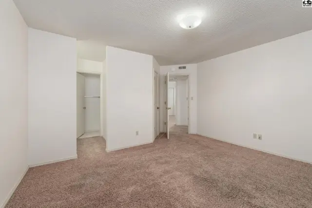Photo of 1704 E 24th Ave, Hutchinson, KS