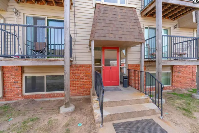 Photo of 103 E 7th Ave, South Hutchinson, KS
