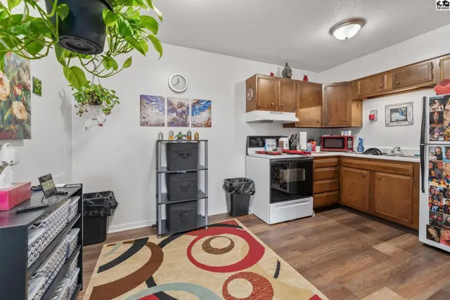 Photo of 103 E 7th Ave, South Hutchinson, KS
