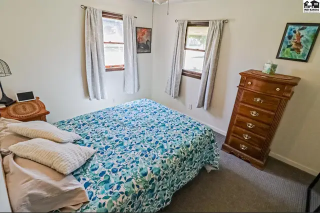 Photo of 211 N Pine St, Inman, KS