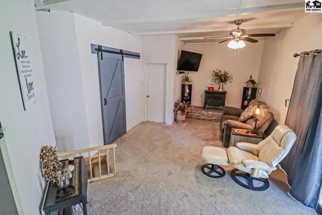 Photo of 211 N Pine St, Inman, KS
