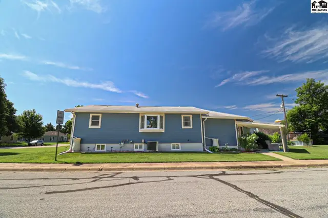 Photo of 211 N Pine St, Inman, KS