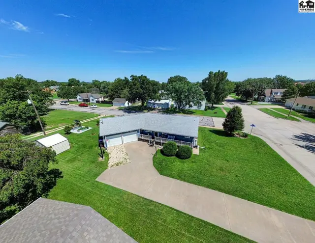Photo of 211 N Pine St, Inman, KS