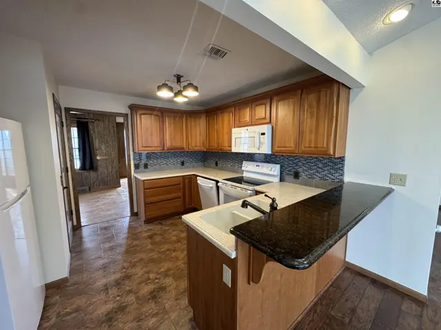 Photo of 619 Stout St, Pratt, KS