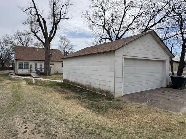 Photo of 619 Stout St, Pratt, KS