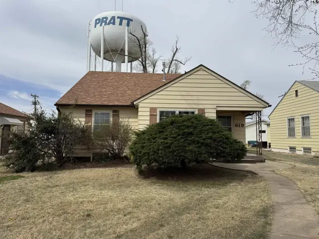 Photo of 619 Stout St, Pratt, KS