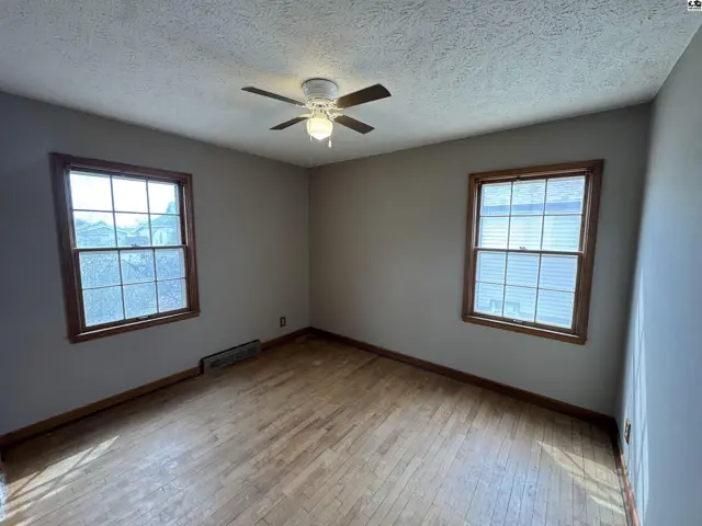 Photo of 619 Stout St, Pratt, KS