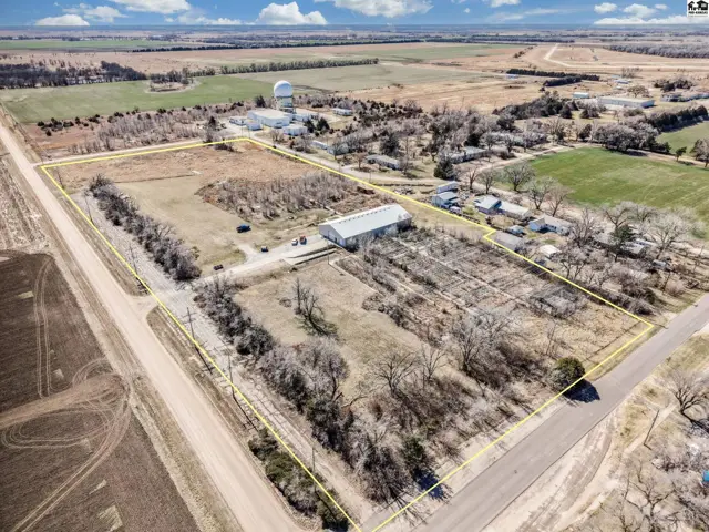 Photo of 2405 E Wasp Rd, Hutchinson, KS