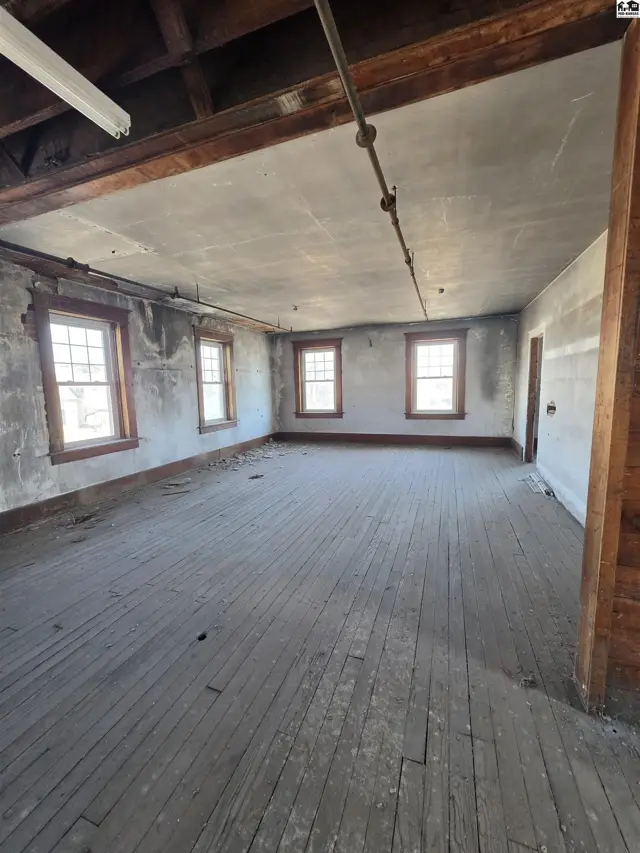 Photo of 203 N Plum, Hutchinson, KS