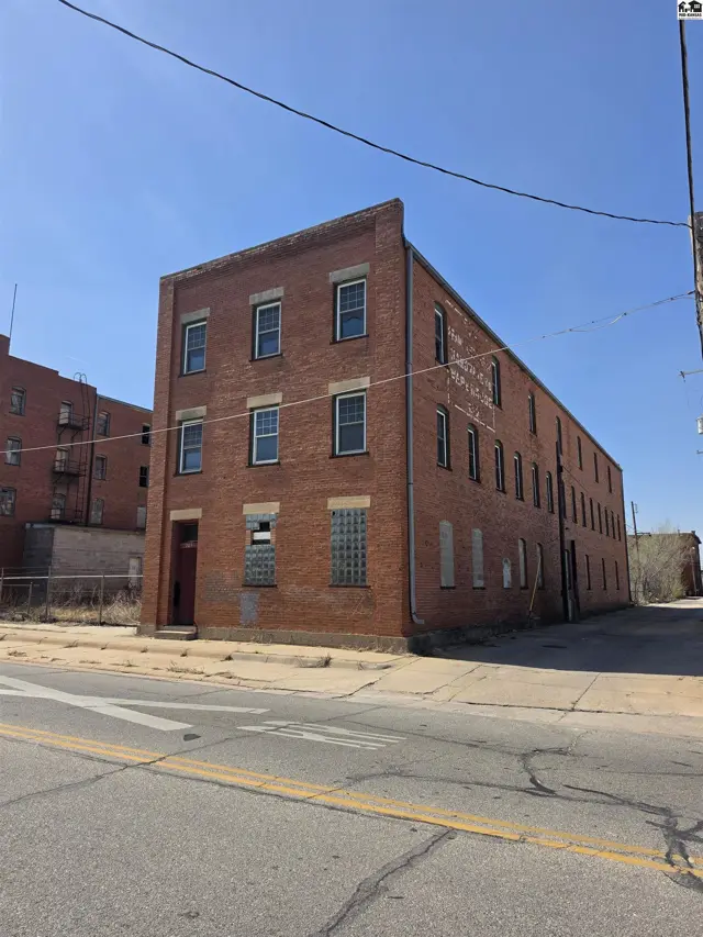 Photo of 203 N Plum, Hutchinson, KS